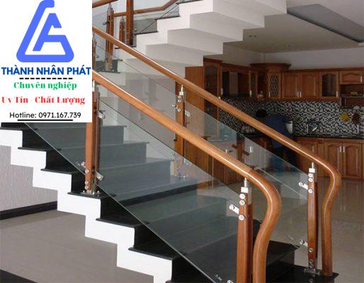 cau-thang-kinh-tay-vin-go