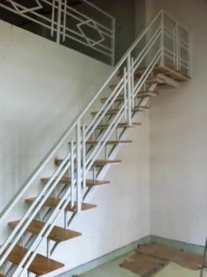 Dịch vụ làm cầu thang sắt tại Bình Chuẩn