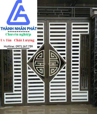 Thợ làm cửa sắt tại quận 2