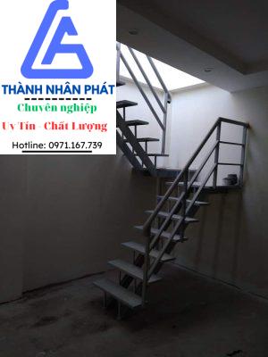 Làm cầu thang sắt tại quận 2 TPHCM