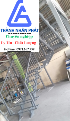 Cầu thang sắt