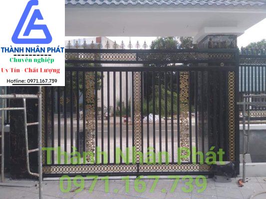 Thi công cửa cổng lùa