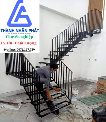 Làm cầu thang sắt tại quận 11